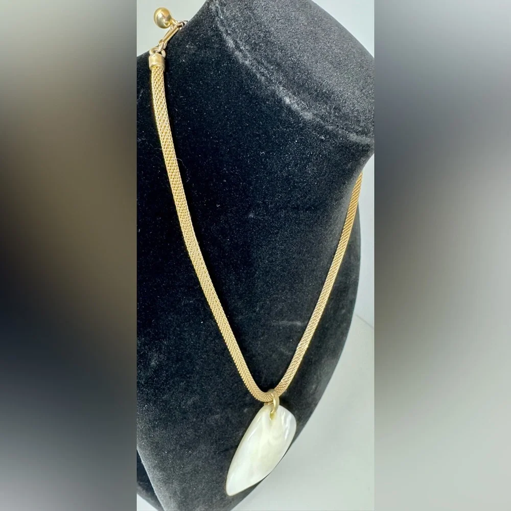 Vintage Mother of Pearl Pendant on Mesh Gold Plated Adjustable Necklace #1046